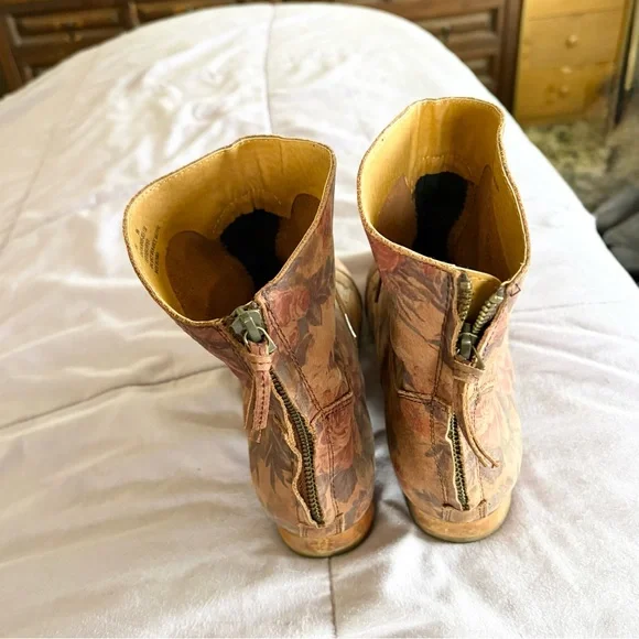 Latigo Floral Ankle Boots - Picture 2 of 7